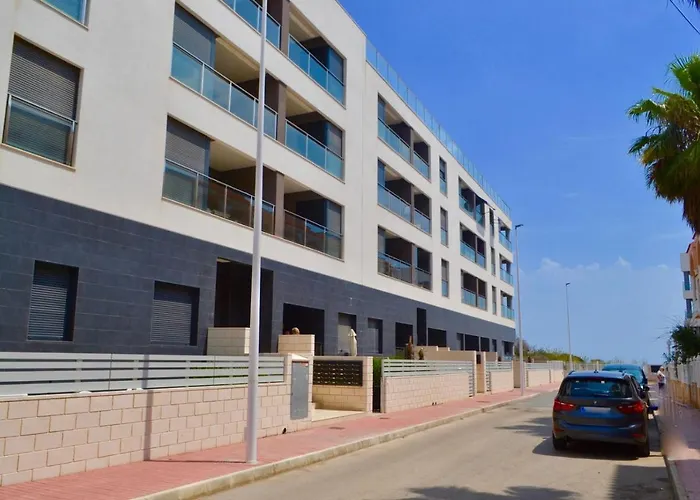 Amazing 50 M From The Apartment