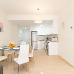 Апартаменты Amazing 50 M From The Торевьиа
